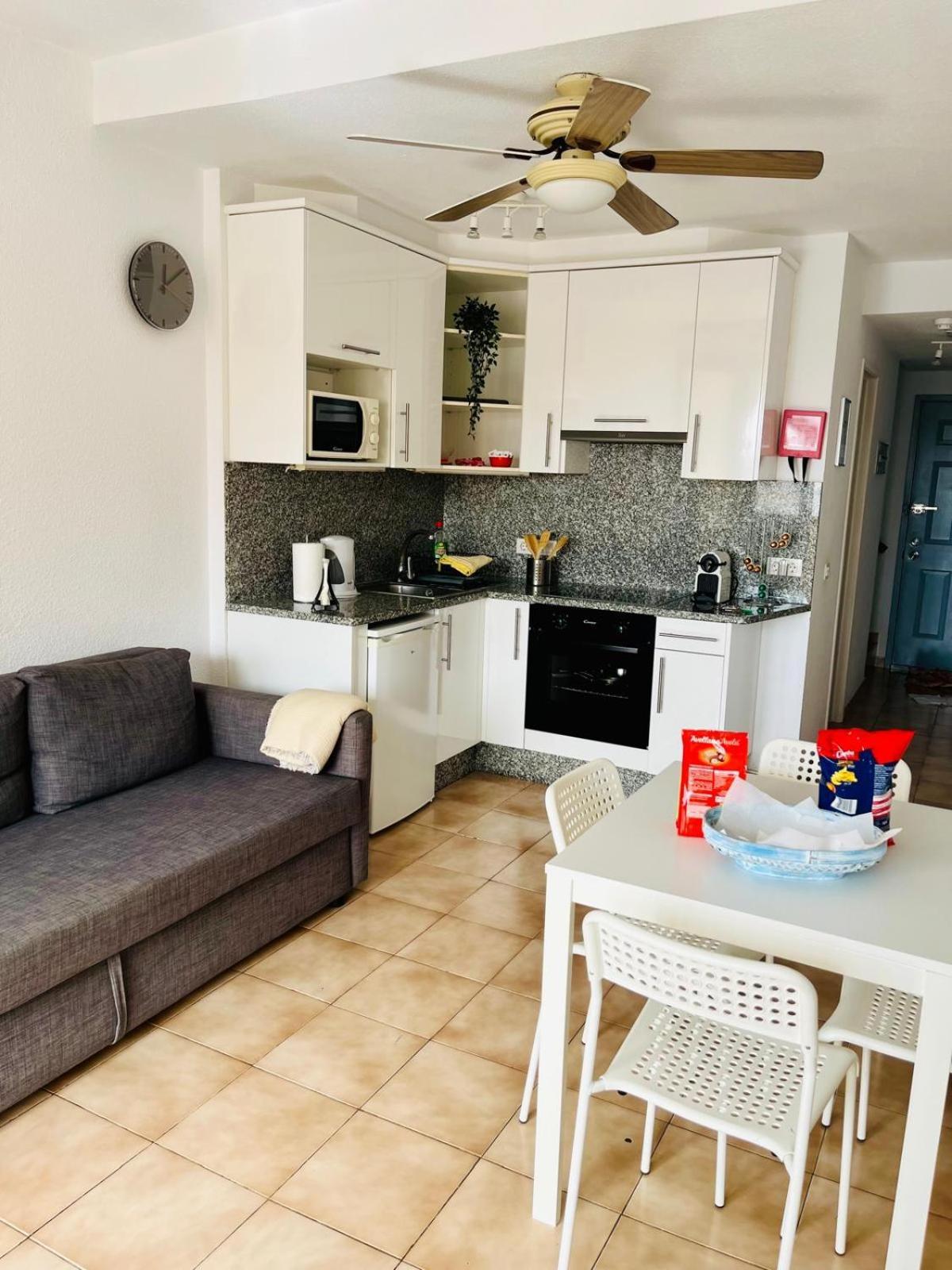 Castle Margherita'S Apartments Los Cristianos  Ngoại thất bức ảnh