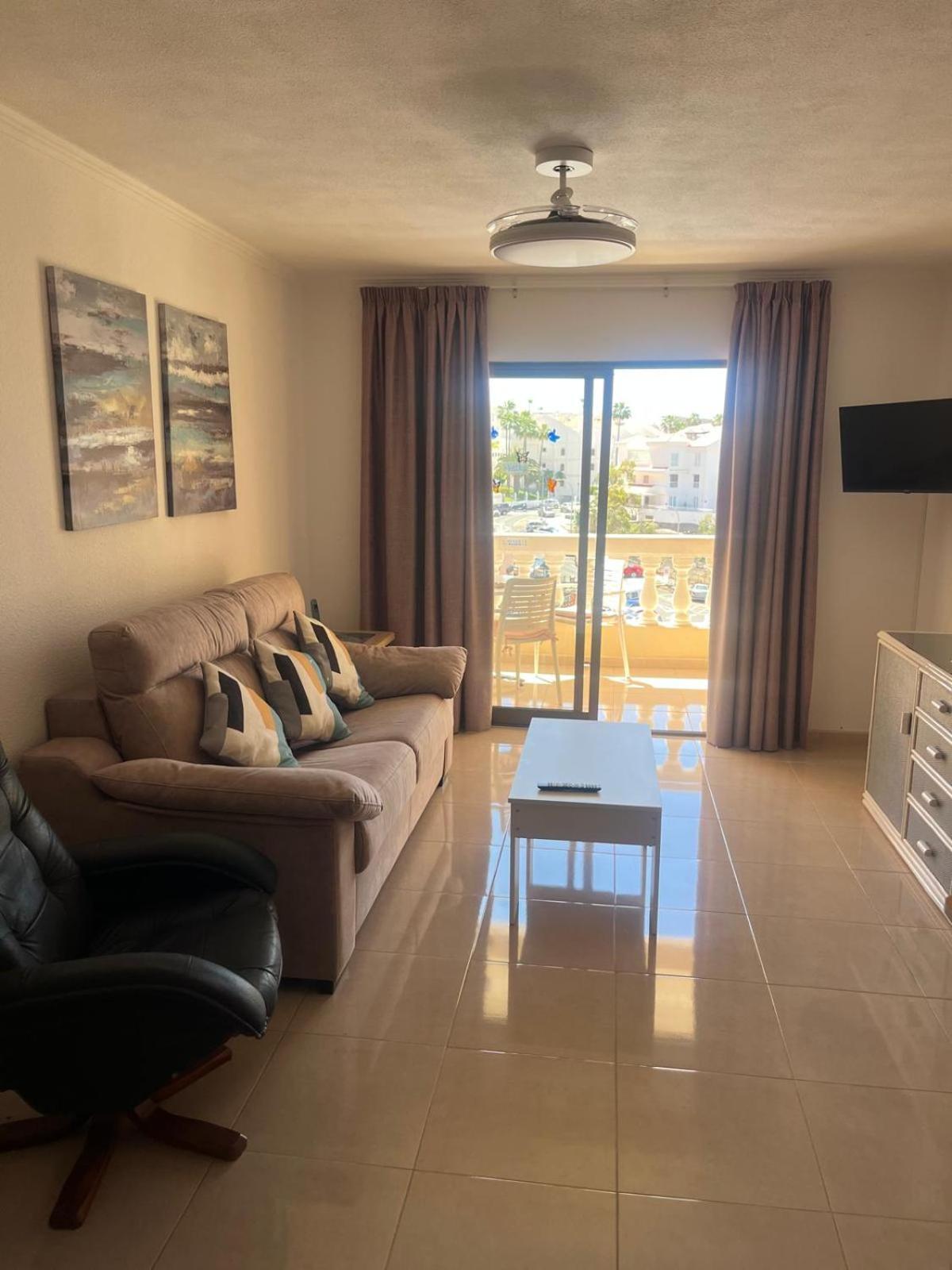 Castle Margherita'S Apartments Los Cristianos  Ngoại thất bức ảnh