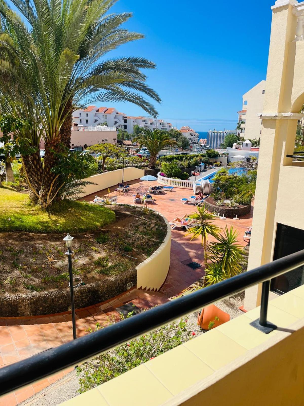 Castle Margherita'S Apartments Los Cristianos  Ngoại thất bức ảnh